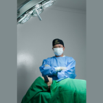 Dr. Milton Seigi Hayashi analisa as vantagens e limitações da otoplastia minimamente invasiva para diferentes perfis de pacientes.