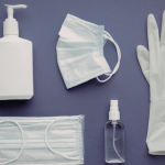 Embalagens plásticas na saúde: Elias Assum Sabbag Junior explica como a tecnologia protege qualidade e segurança.